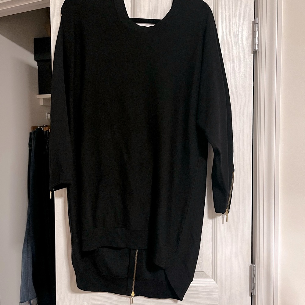 Love Scarlet blk sweater zip tunic size L- runs big